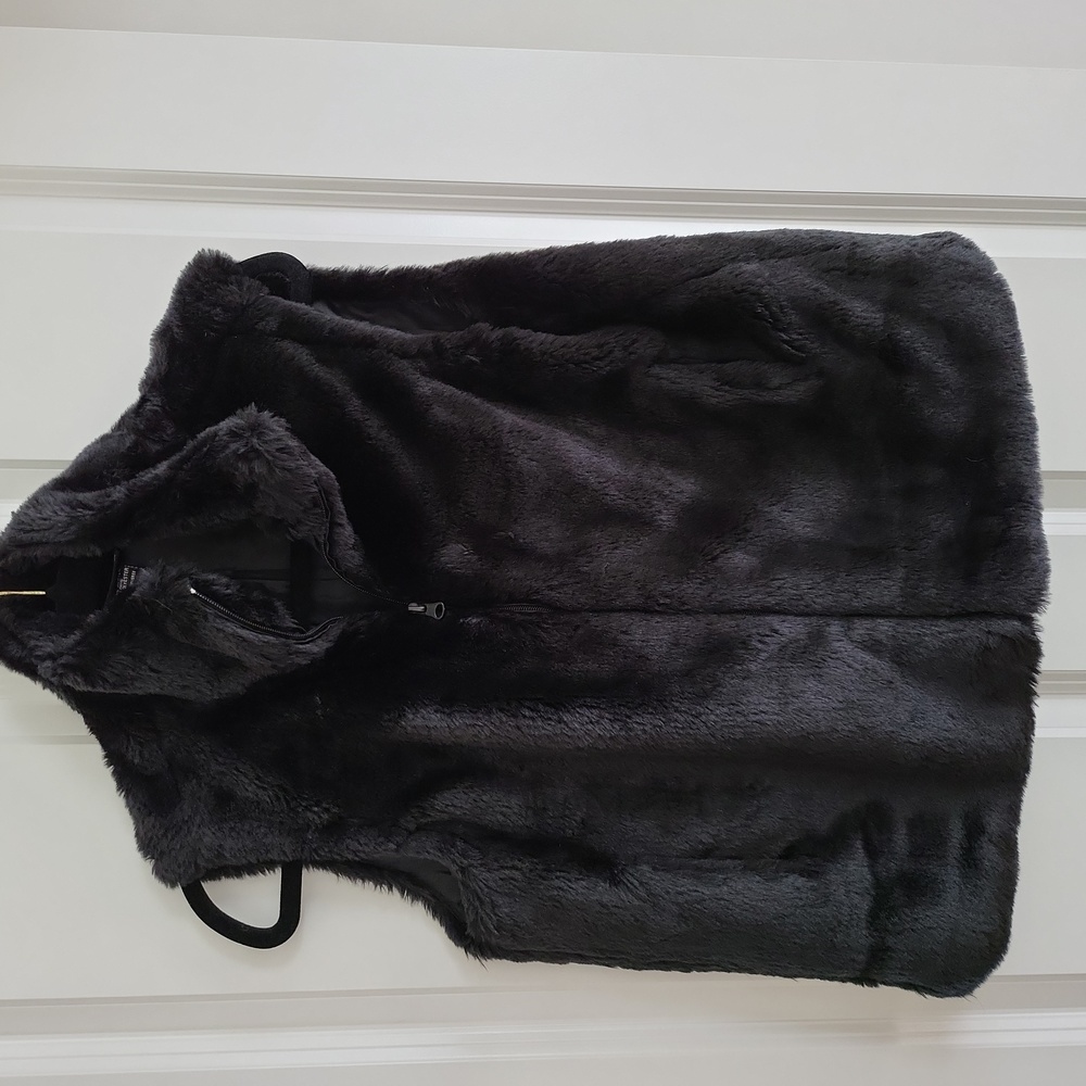 Ladies faux fur vest, size medium